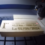 Gravure personnalisée du socle de trophée