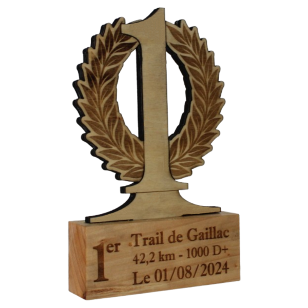 Trophée en bois en forme de chiffre un
