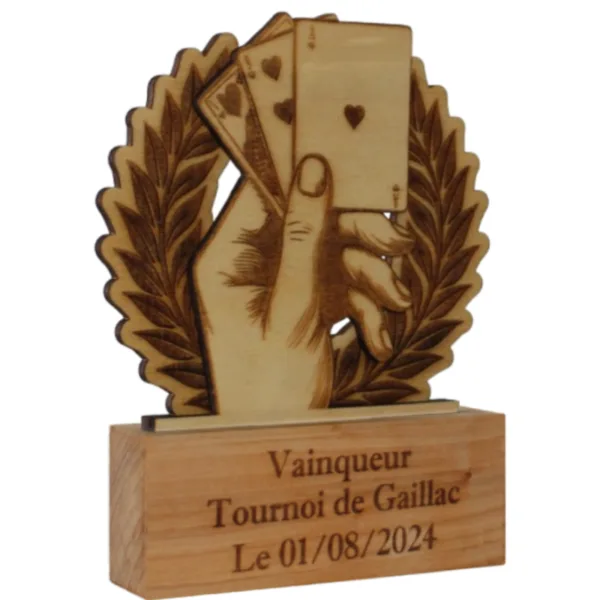 Trophée de belote en bois - vue de belote