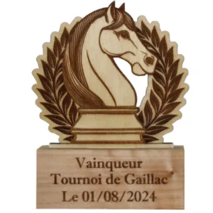 Trophée d'échecs en bois - vue de face
