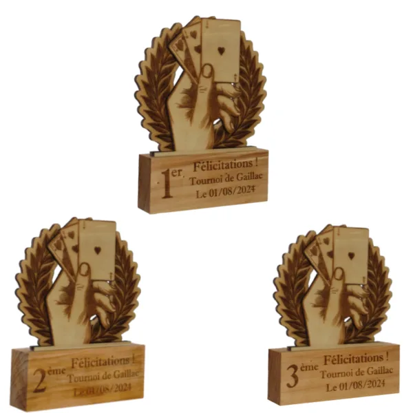 Trophées de belote en bois - vue de belote