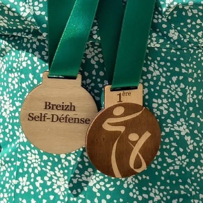 Médaille en bois personnalisée sur les 2 faces