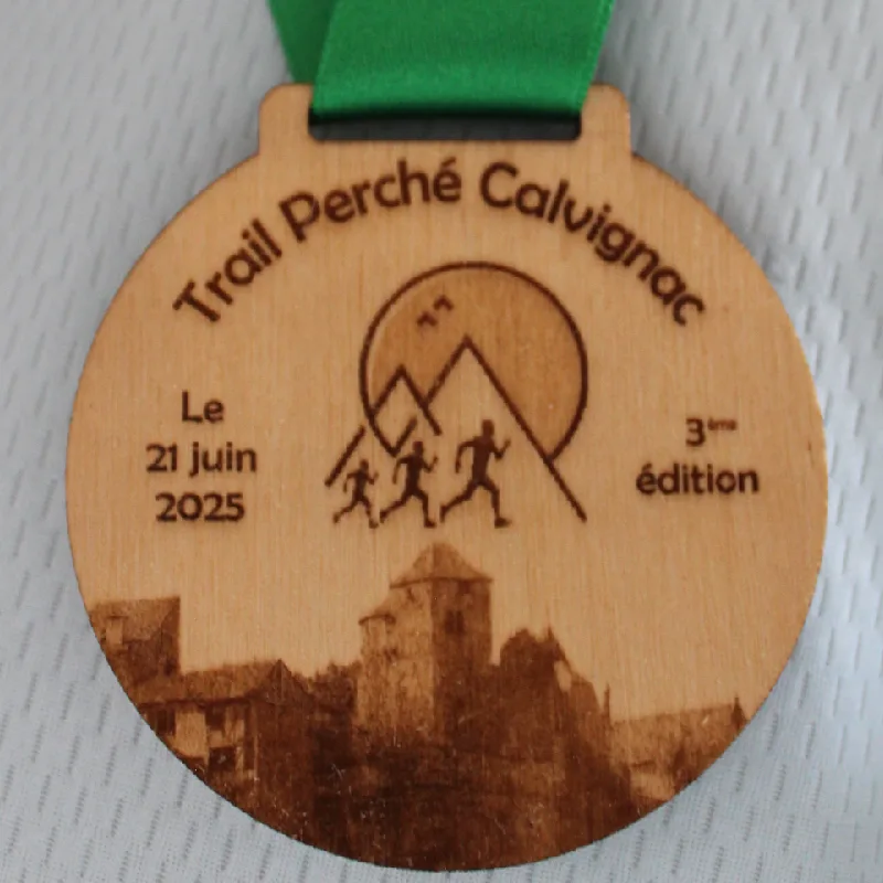 Médaille en bois pour le trail perché de Calvignac