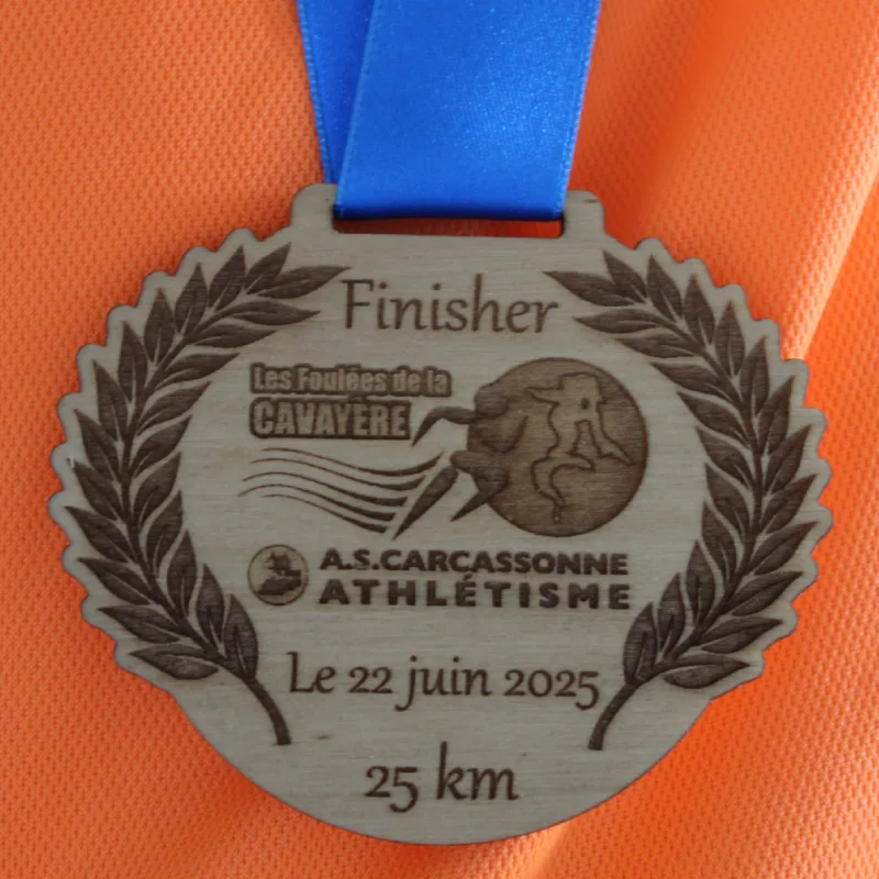 Médaille en bois des Foulées de la Cavayère