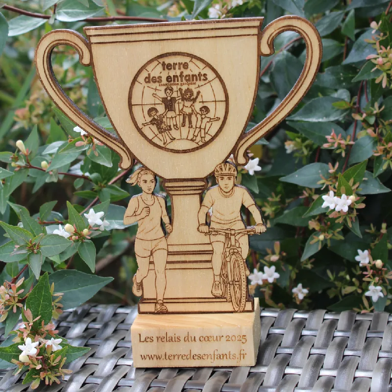 Mini-trophée en bois pour une course en relais