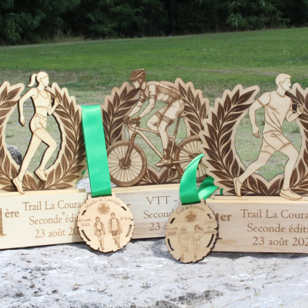 Trophées et médailles du Trail de Larroque