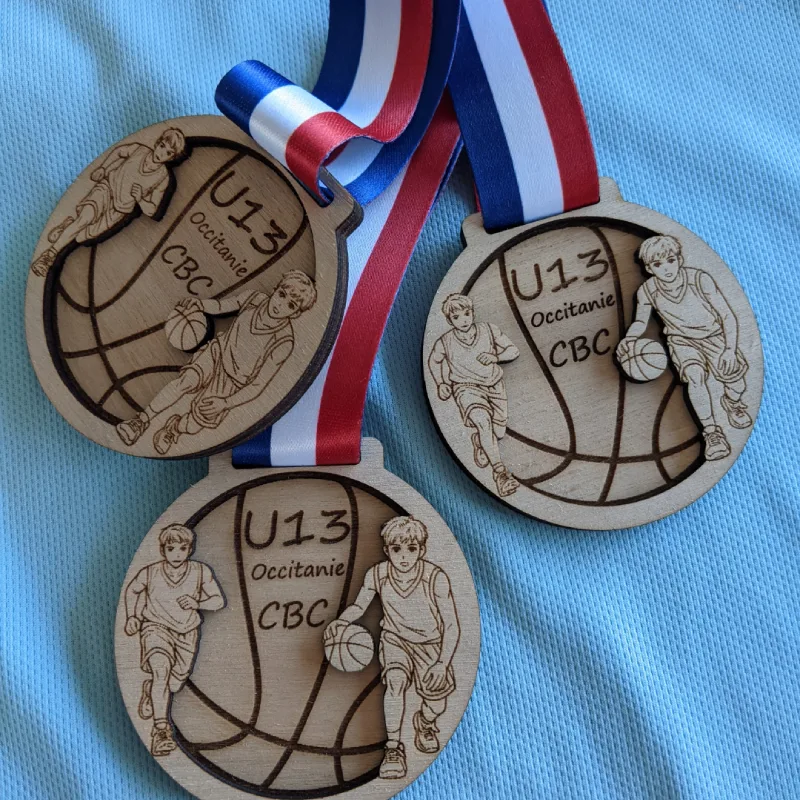 Médaille de basket en relief